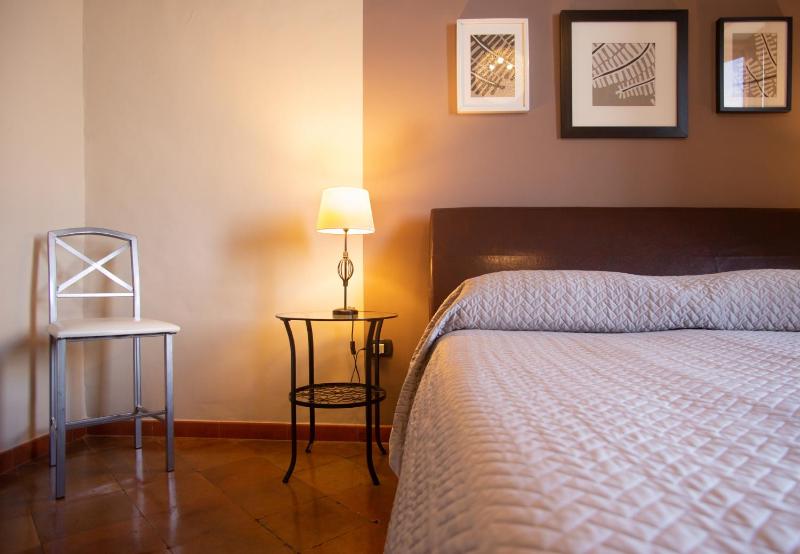 Deluxe Double Room image 4