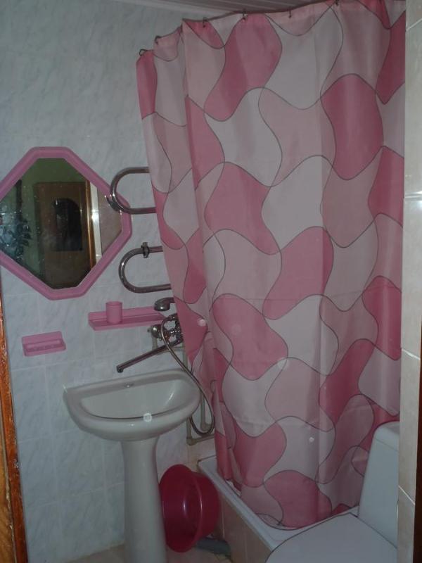 Twin Room image 2