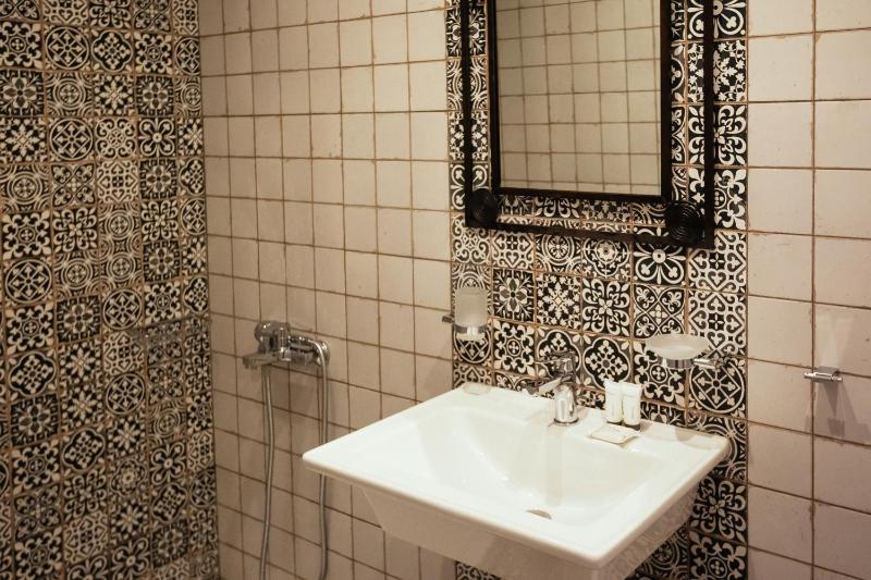Economy Double Room with City View - Building B image 2
