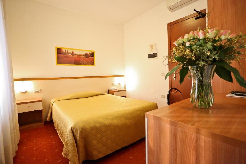 Single Room image 1