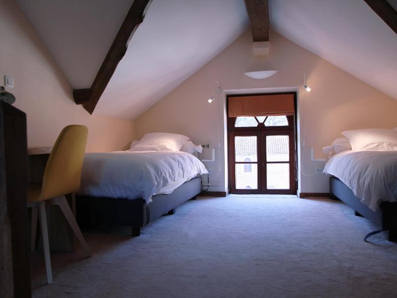 Quadruple Room with Bath image 4