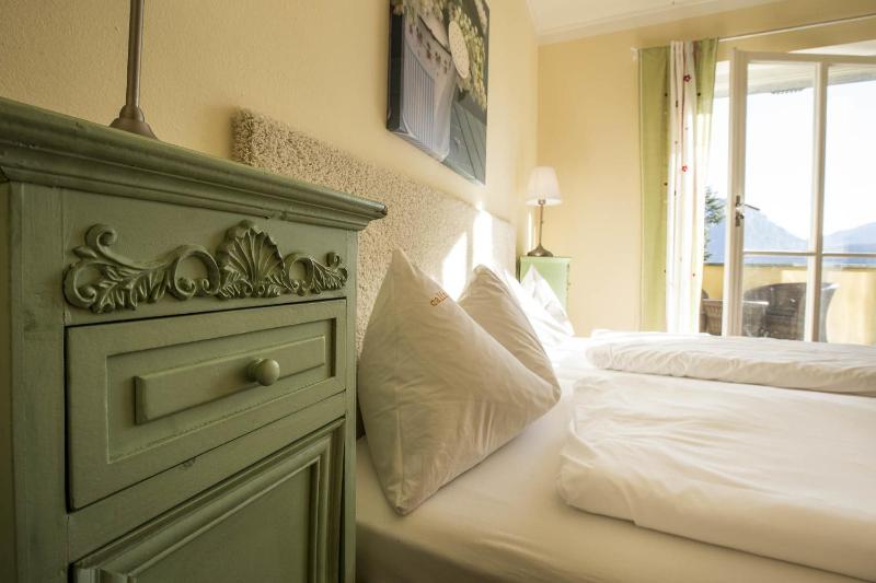 Double Room with Shared Bathroom image 3
