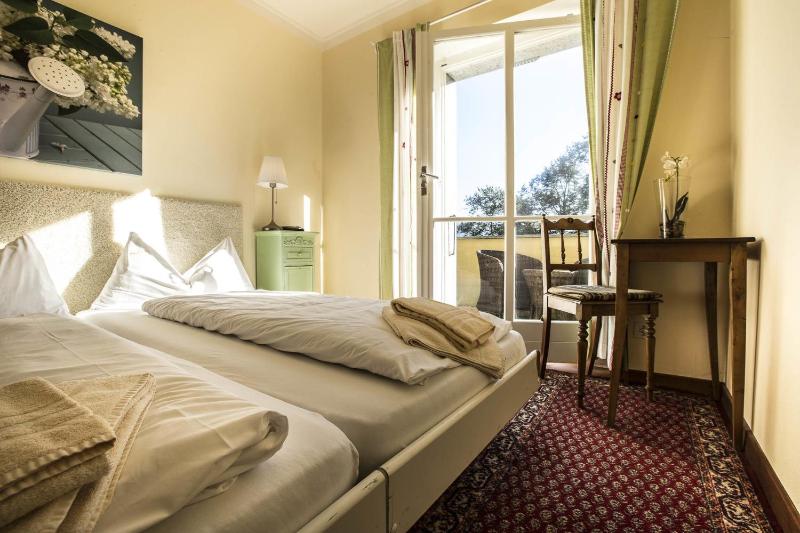Double Room with Shared Bathroom image 4