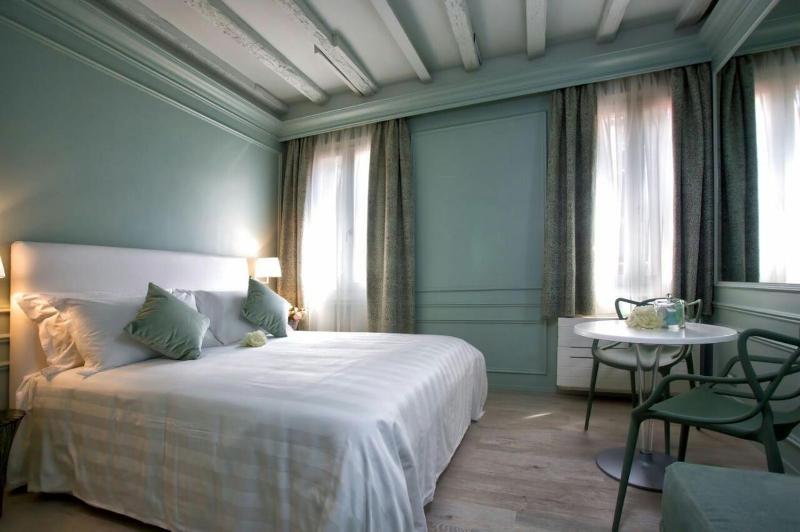 Superior Double or Twin Room image 4