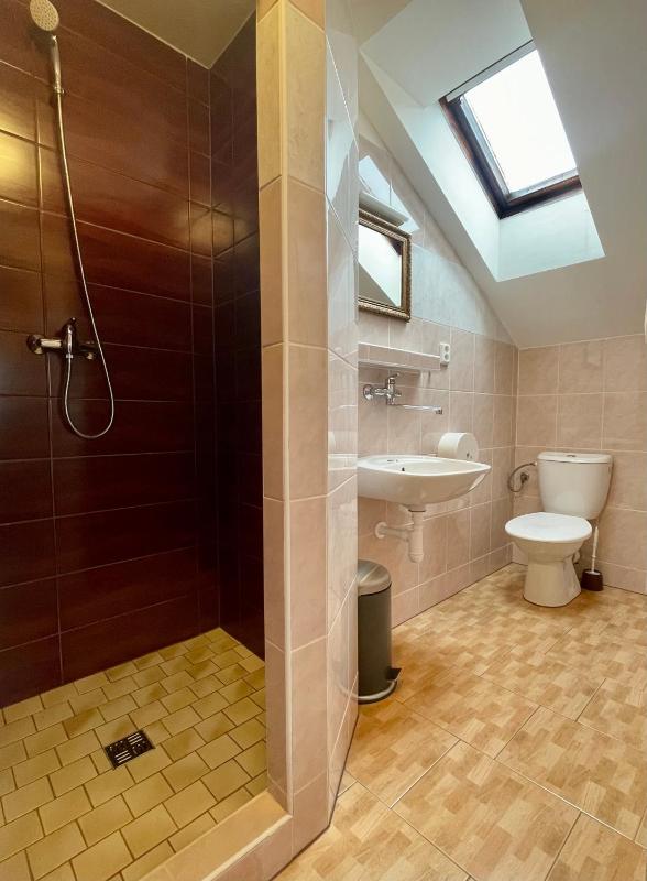 Double or Twin Room image 4