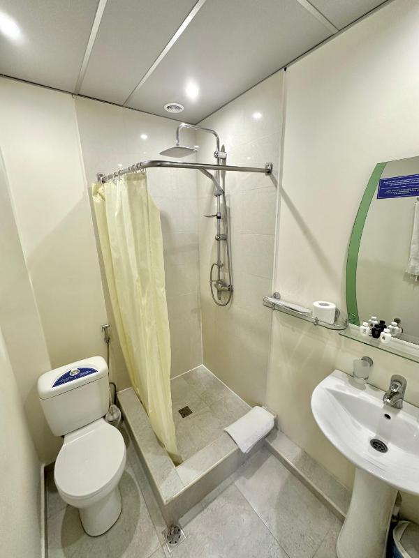 Double or Twin Room image 3