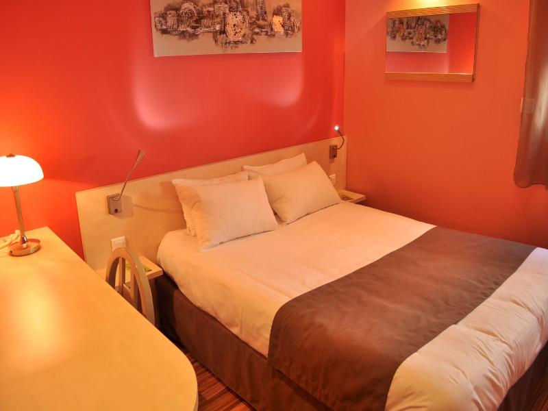 Double Room image 1