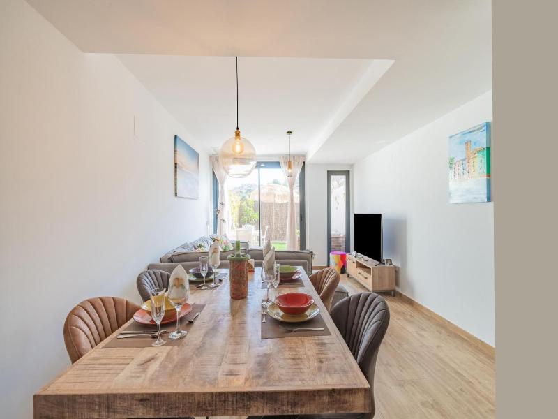 Beautiful holiday home in Villajoyosa with shared sauna - image 22