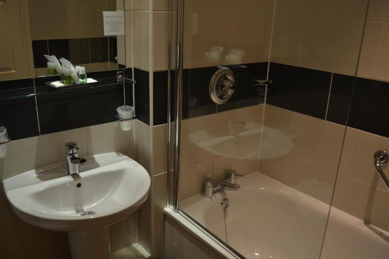 Double Room image 4