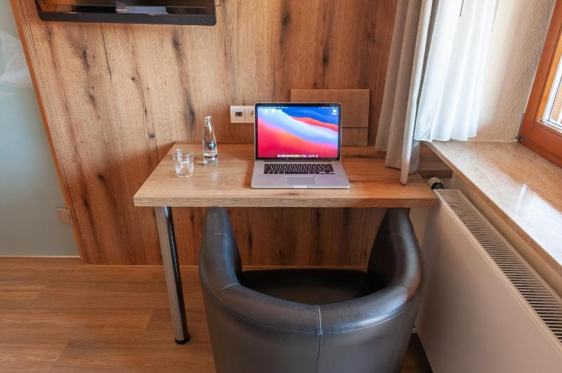 Single Room image 4
