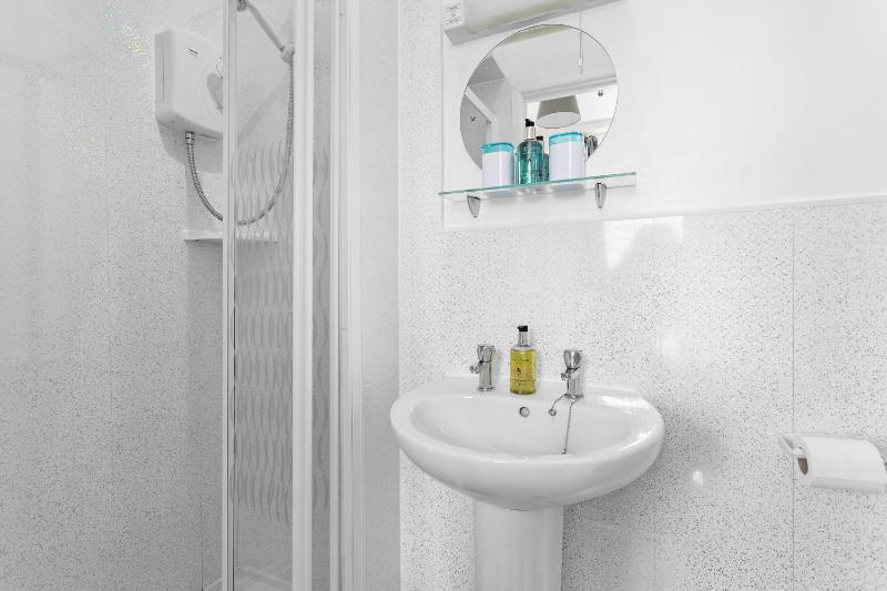 Double Room image 2