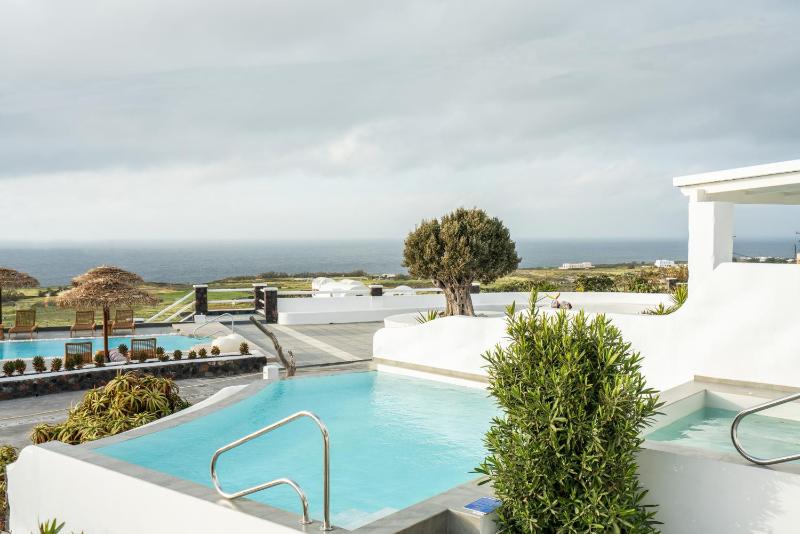 Diamond 4 Bedroom Sunset & Sea View Villa with Private Pool & Hot Tub image 4