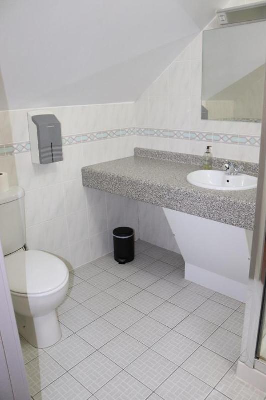 Single Room image 3