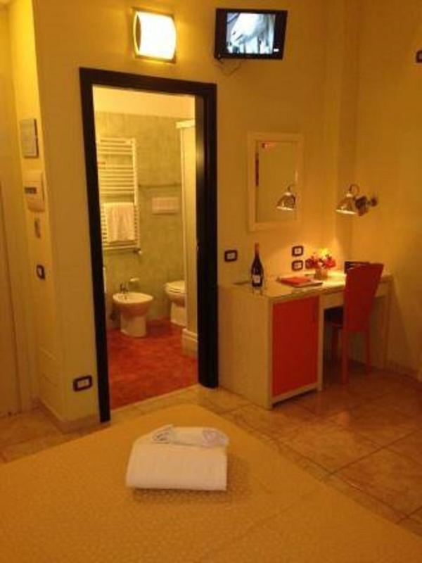 Triple Room image 2