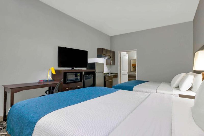 Queen Room with Two Queen Beds - Disability Access - Non-Smoking image 1