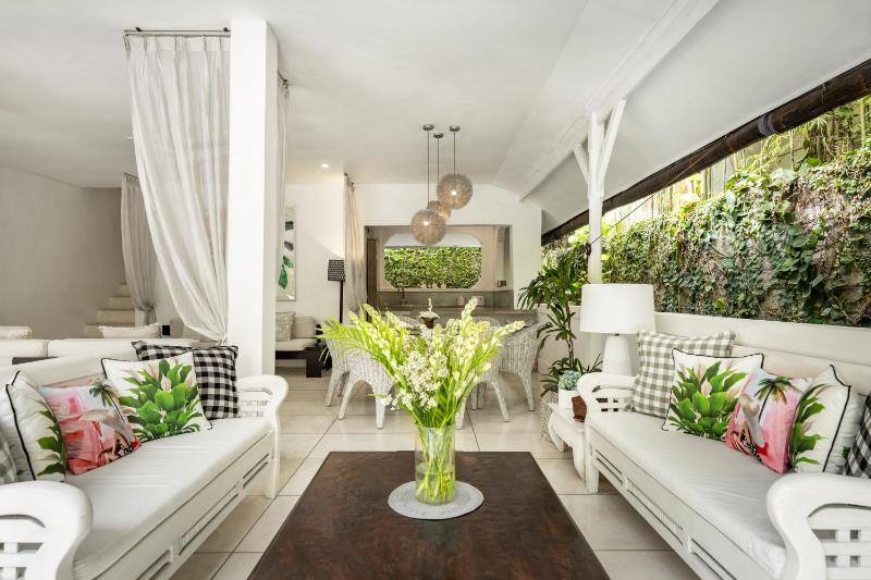 Esha Villa Drupadi Seminyak - image 2