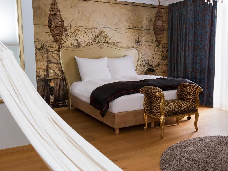 Junior Suite image 1
