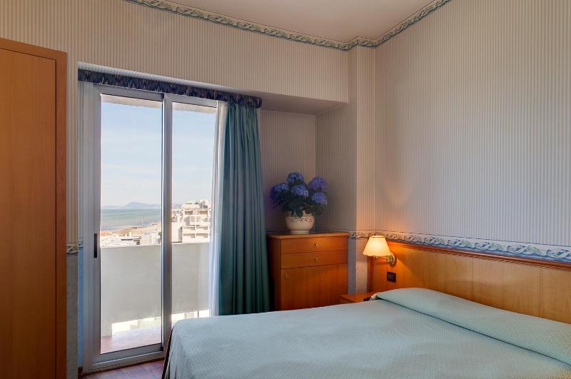 Double or Twin Room with Sea View image 1