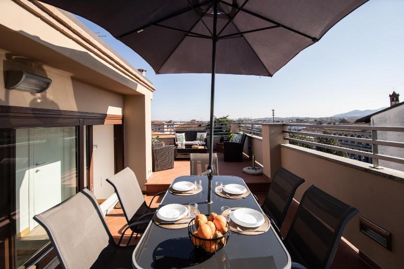 Rooftop Delight with Terrace - image 20