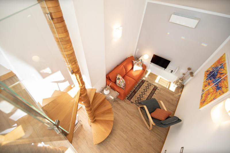 Rooftop Delight with Terrace - image 14