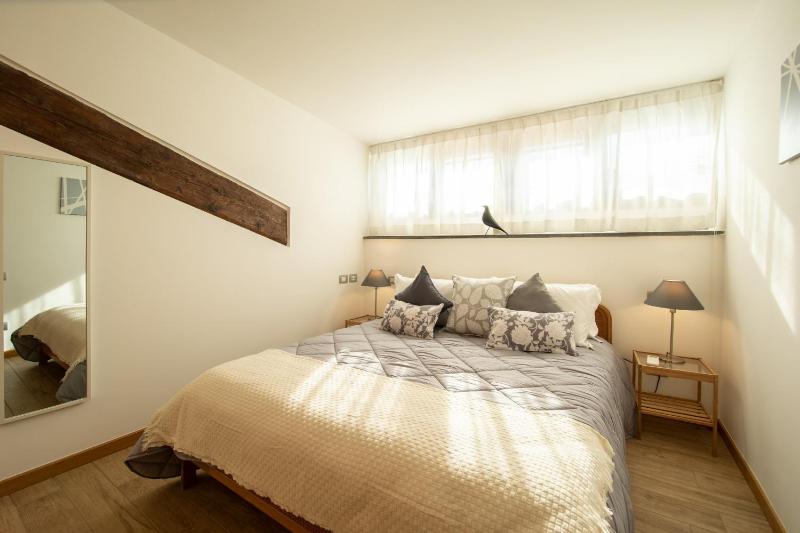 Rooftop Delight with Terrace - image 39