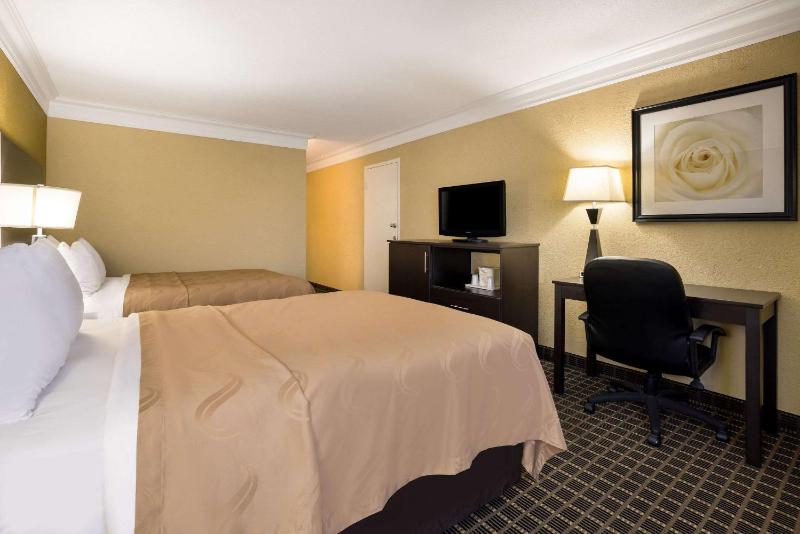 Double Room with Two Double Beds - Non-Smoking image 3