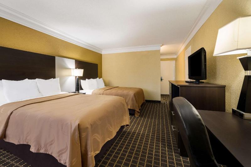 Double Room with Two Double Beds - Non-Smoking image 4
