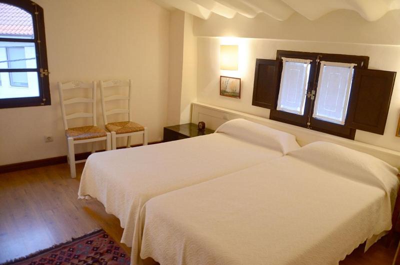 Deluxe Double Room image 2