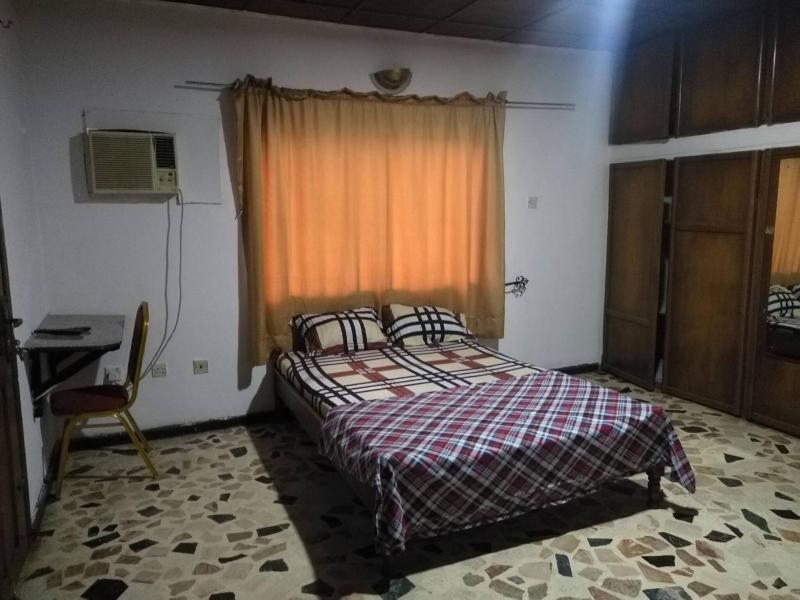 Unrivaled comfort at Vals Residence with king-sized bed - image 14