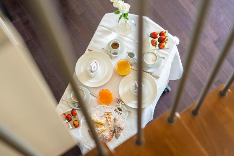 Junior Suite image 2