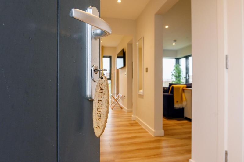 Standard Room with Marina View (Dog Friendly) image 3