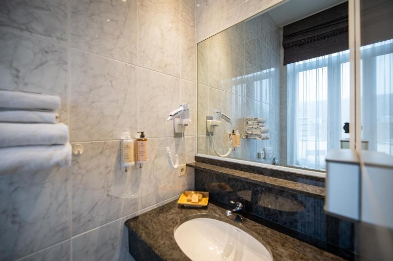 Large Double Room image 3