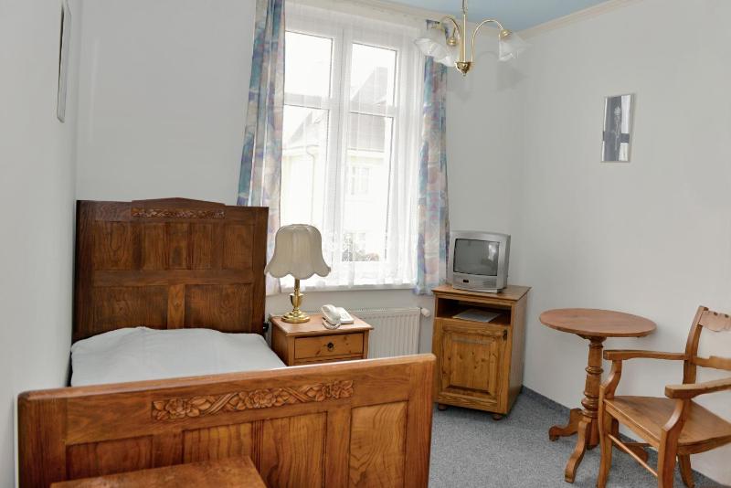 Single Room image 3