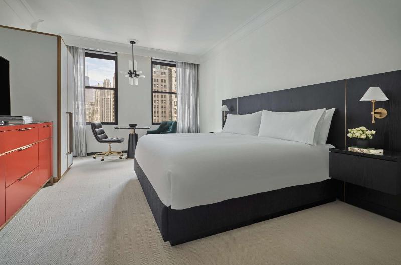 King Guestroom image 1