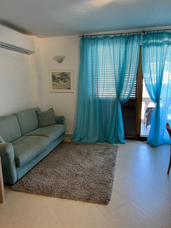 One-Bedroom Apartment with Terrace image 4