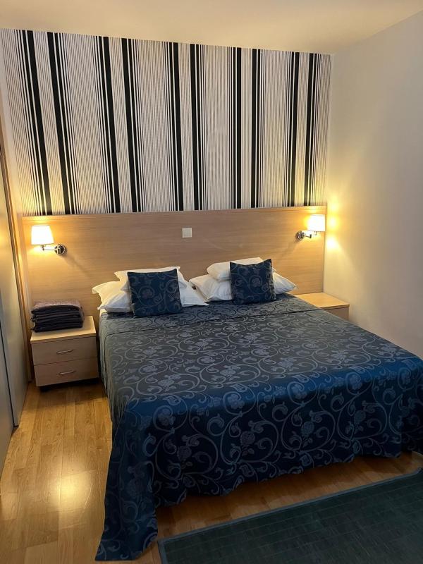 One-Bedroom Apartment with Terrace image 2