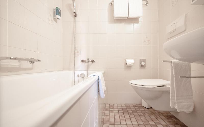 Single Room image 3