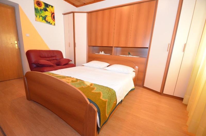 Apartment image 3