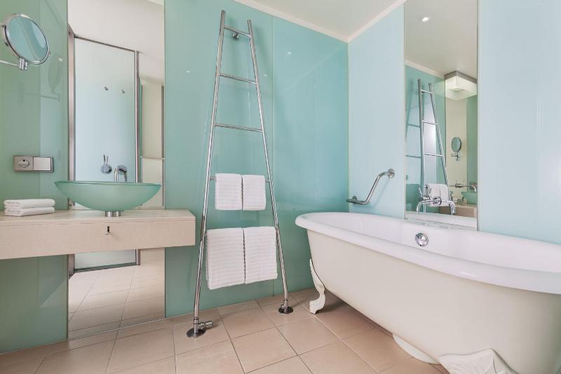 Urban Suite, City View image 2