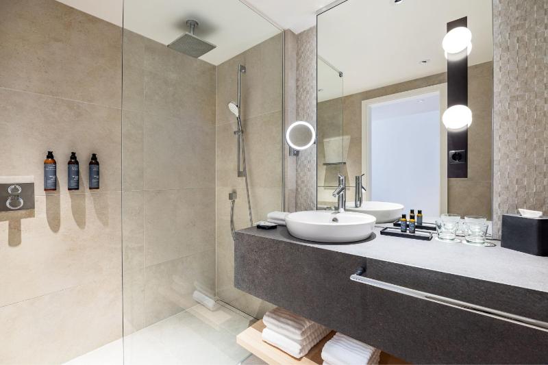 Deluxe Single Room image 3