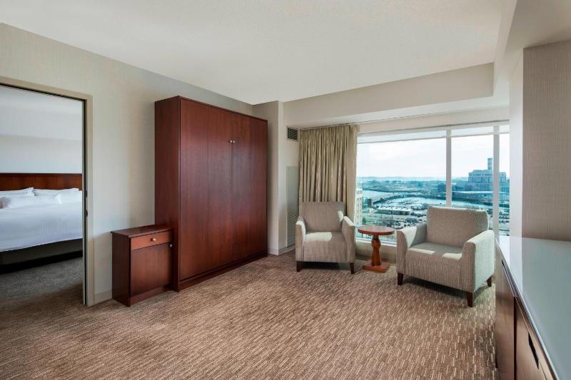 Harbor 1 King Suite, 1 Bedroom Junior Suite, Harbor view image 4