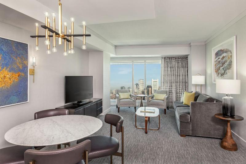 Harbor 1 King Suite, 1 Bedroom Junior Suite, Harbor view image 3