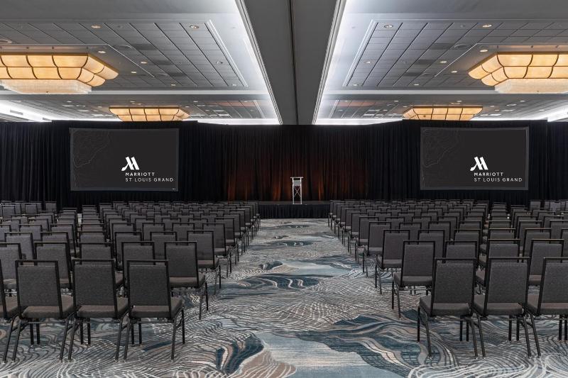 Marriott St. Louis Grand - image 9