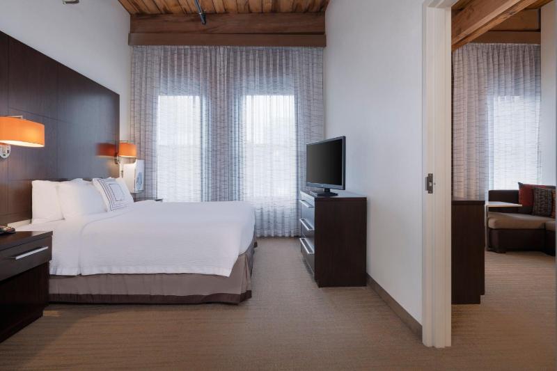 Residence Inn by Marriott Boston Downtown/Seaport - image 5
