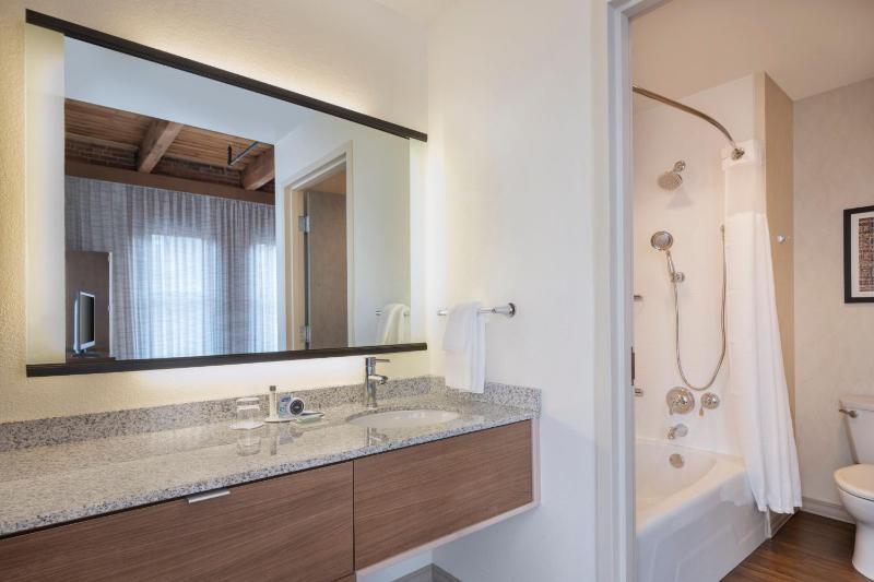 Residence Inn by Marriott Boston Downtown/Seaport - image 3