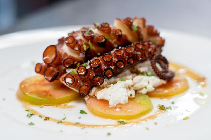 Classic Double/Twin Room image 4