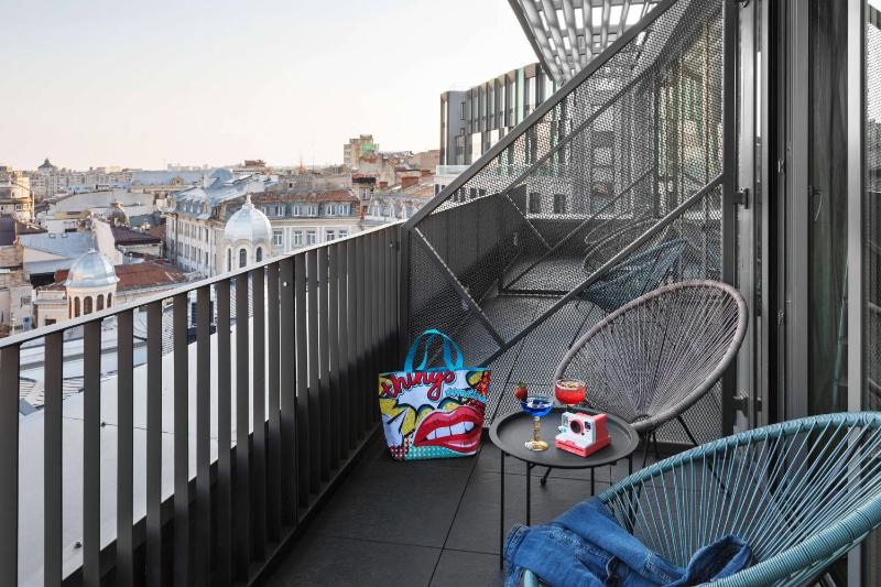 Superior Queen Room with Balcony and Street View image 1