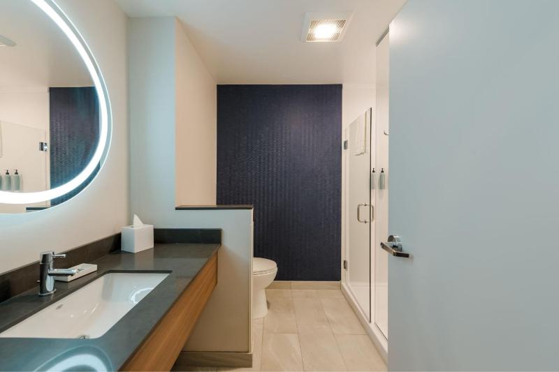 King Room image 2