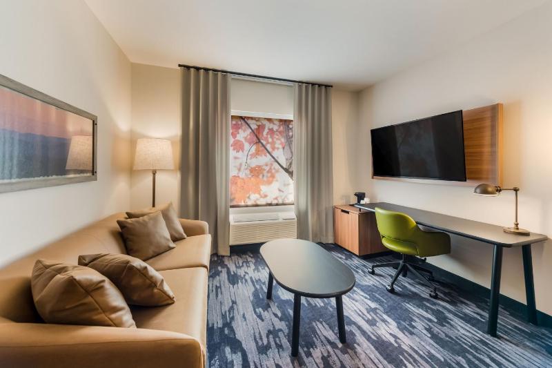 Queen Suite with Two Queen Beds and Sofa Bed image 1