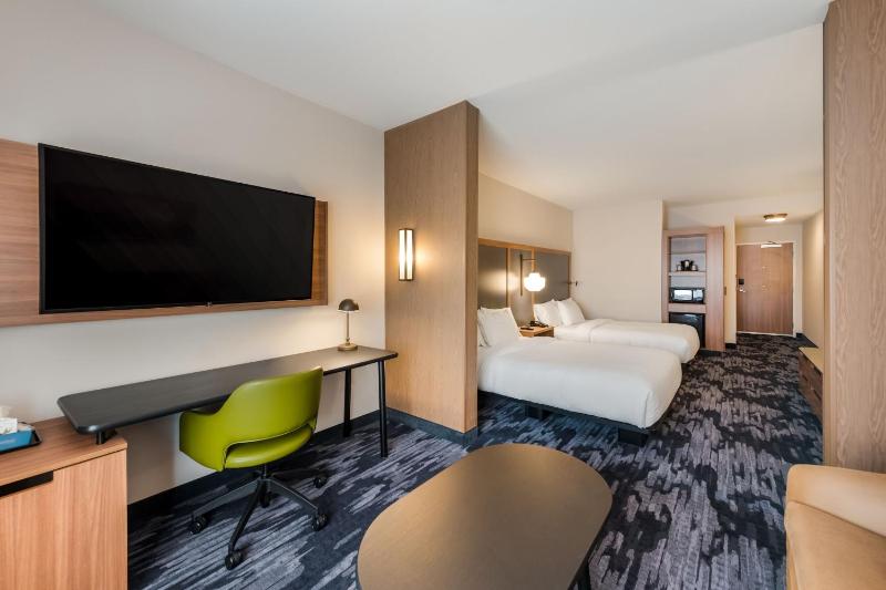 Queen Suite with Two Queen Beds and Sofa Bed image 4